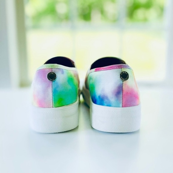 Steve Madden Toshe NWT rainbow tie-dye sneaker - Picture 9 of 16